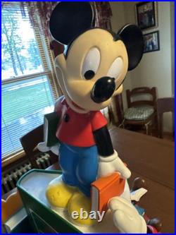 A Rare Disney Store Display Library Books, Goofy Mickey, Mini Donald Duck, 