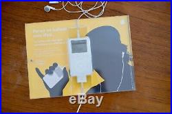 Apple Store Promotional Display RARE Authentic iPod Dock Connector 3 Gen