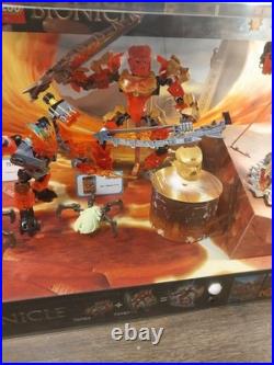 LEGO Bionicle 70783 + 70787 Tahu Master Protector of Fire Store Display Rare