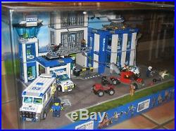 LEGO CITY Store Display RARE Prisoner Trans. 60043 + Police Station 60047