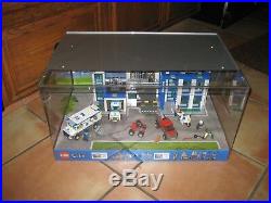 LEGO CITY Store Display RARE Prisoner Trans. 60043 + Police Station 60047