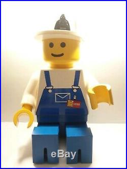 LEGO Store Display 19 Minifigure Construction Worker Rare Minifig Mini figure