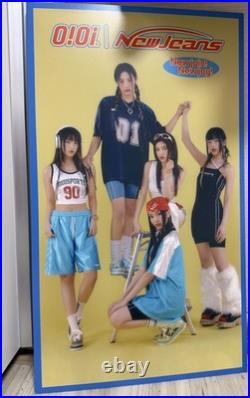NEWJEANS OiOi Official Store Display Board Shinsegae Dept Exclusive Rare 2023
