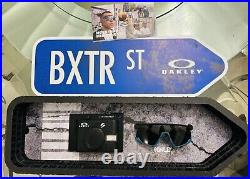 New Oakley Bxtr Sunglasses Camera Street Sign Limited Display Store Promo Rare