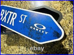 New Oakley Bxtr Sunglasses Camera Street Sign Limited Display Store Promo Rare