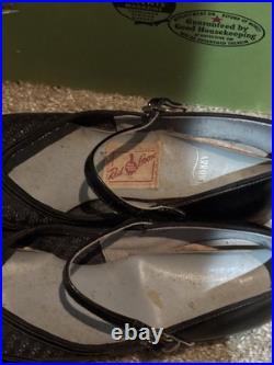RARE VINTAGE 1940s RED GOOSE SHOES ADVERTISING CARDBOARD STORE DISPLAY