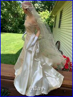 RARE Vintage Countertop Store Display Bride Mannequin Wedding Dress Advertising