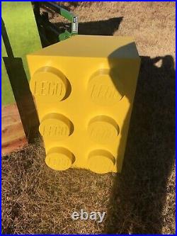 Rare LEGO Toys R Us Store Display And 3' Plastic Lego Display Blocks