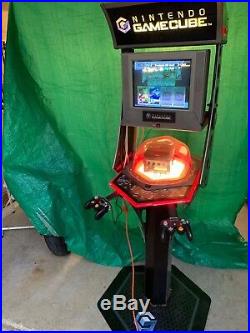 Rare Nintendo Gamecube Video Game Console With Lights Store Display Kiosk. Lock