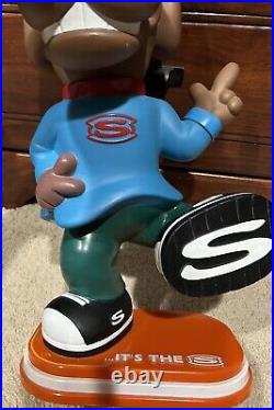 SKECHERS Shoe Sneakers Dog, STORE DISPLAY ADVERTISING STATUE 17 EXTRA Rare