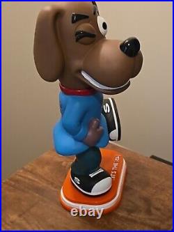 SKECHERS Shoe Sneakers Dog STORE DISPLAY ADVERTISING STATUE 17 EXTRA Rare