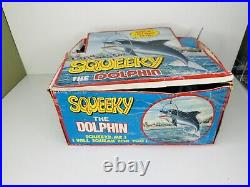 Vintage 70s Squeeky The Dolphin Jiggler Toy Complete Store Display Rare