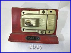 Vintage Yale door lock salesman sample display with key, Working Rare