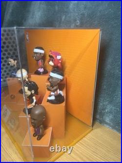 Zuru NBA Ballers Store Display Case 6 Rare Stand Figures, 2 Non Stand Figures